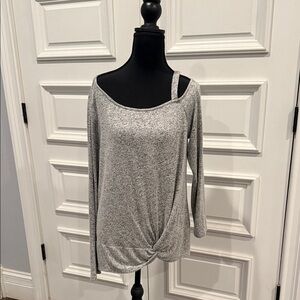 Maurices Heather Gray Long Sleeve Top